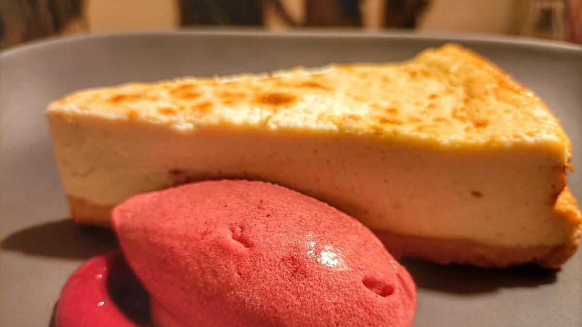 A receita do famoso cheesecake com frutas vermelhas da Regadera 